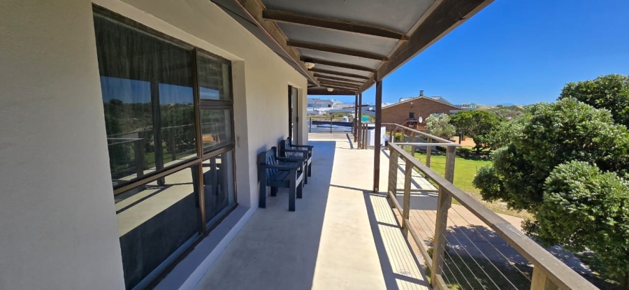 To Let 3 Bedroom Property for Rent in Pringle Bay Western Cape